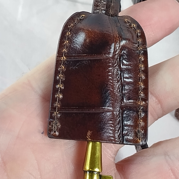 Fossil Brown Leather Turn Lock Croc Embossed Crossbody Bag w/ Key - Picture 12 of 16